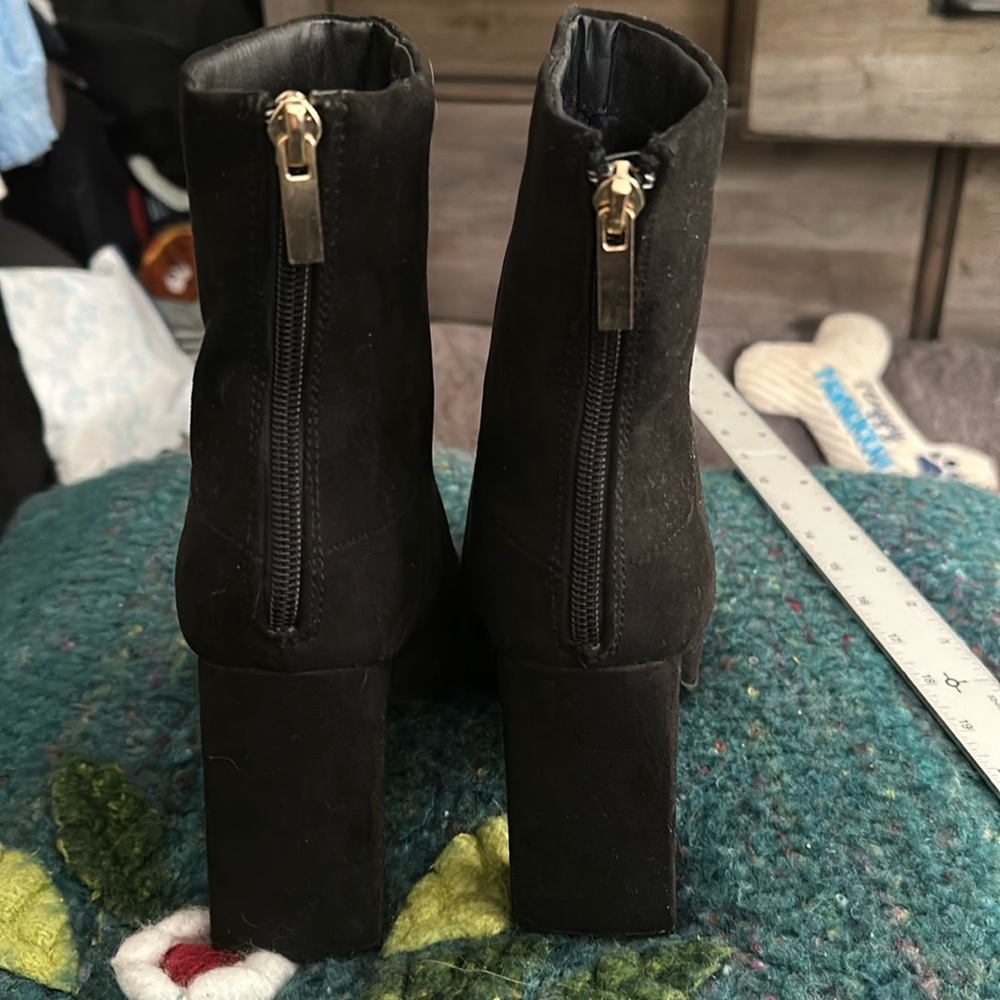 4inch heel ankle boot, suede~ish.